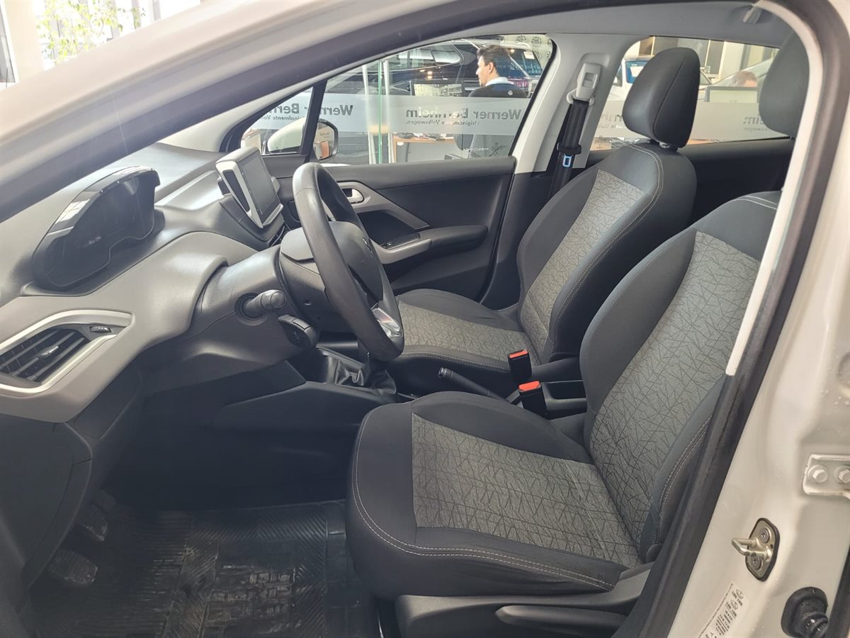 Peugeot 208 - Imagen 12