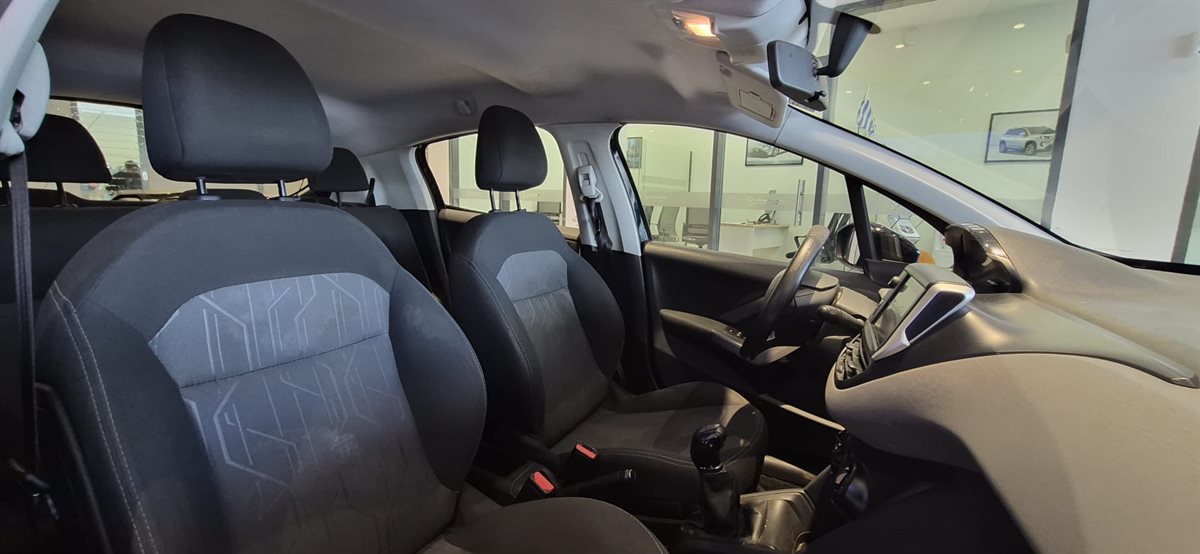 Peugeot 208 - Imagen 9
