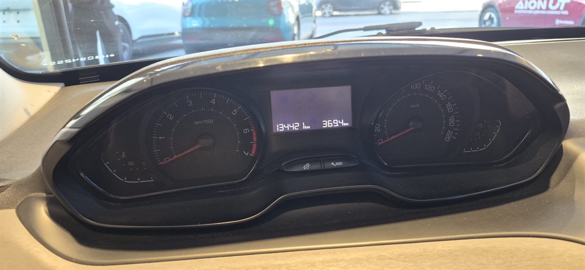 Peugeot 208 - Imagen 13