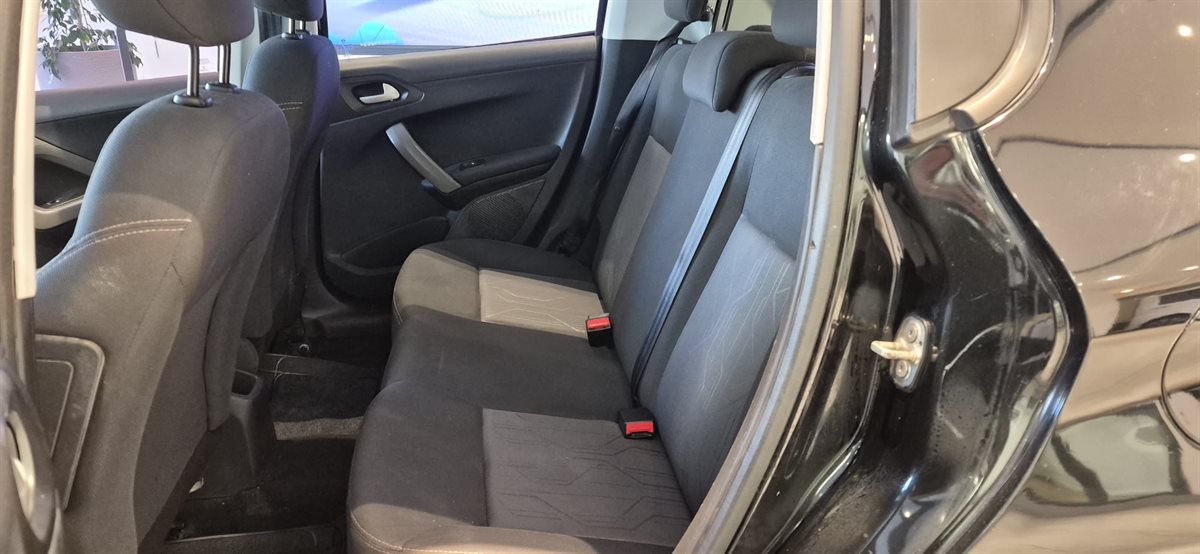 Peugeot 208 - Imagen 12
