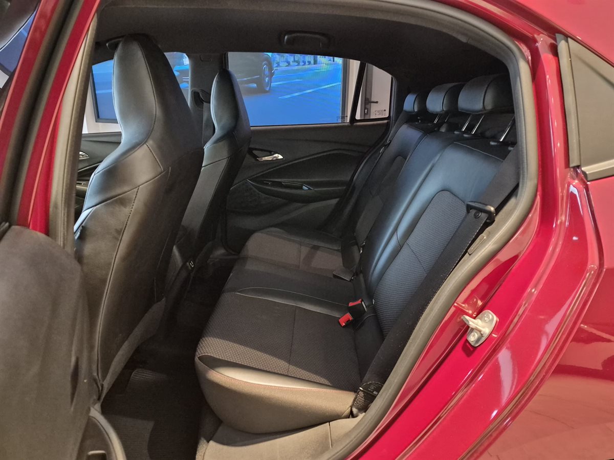Chevrolet Onix - Imagen 18