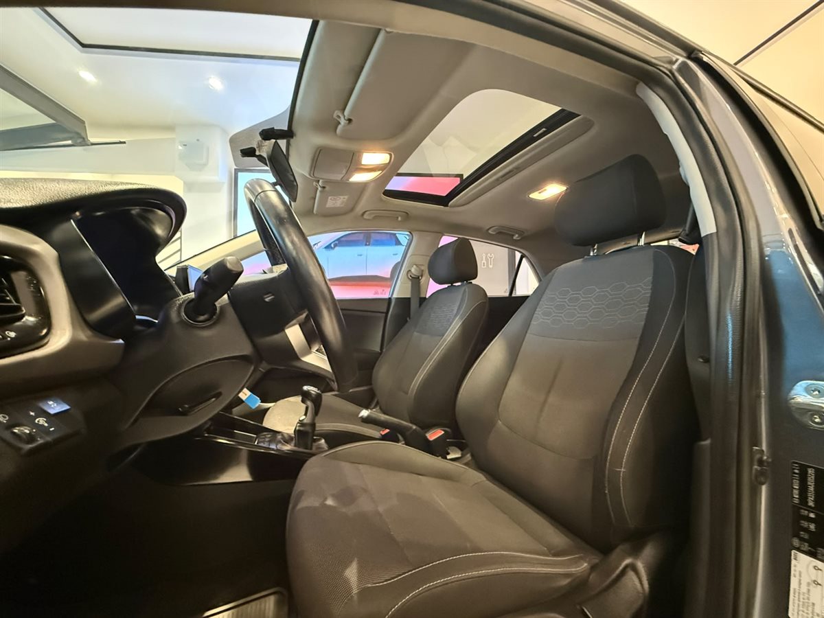 Kia Rio - Imagen 12